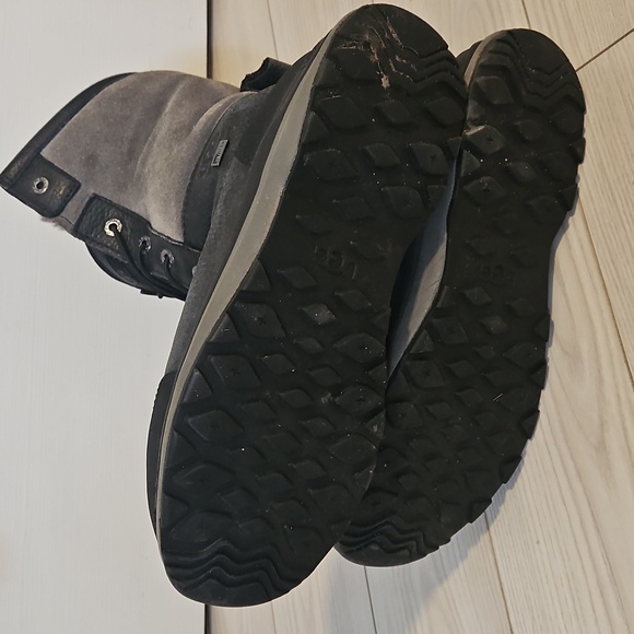 UGG Snow Boots Waterproof Womens Size 10 (Adirondack III) Black And Gray - Picture 7 of 9